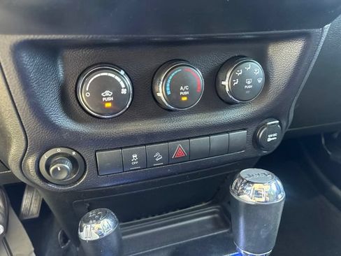 Used 2014 Jeep Wrangler Unlimited Sport w/ Quick Order Package 24S AWD/4WD image 22