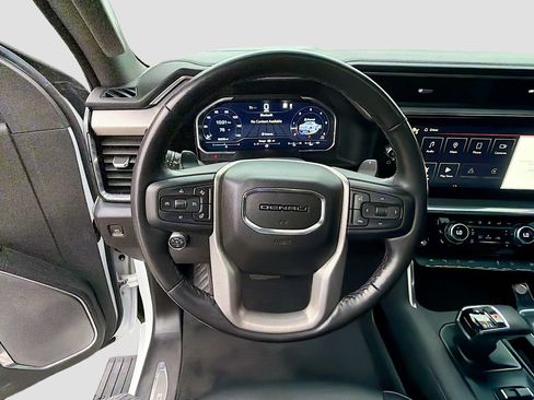 Used 2022 GMC Sierra 1500 Denali AWD/4WD image 37
