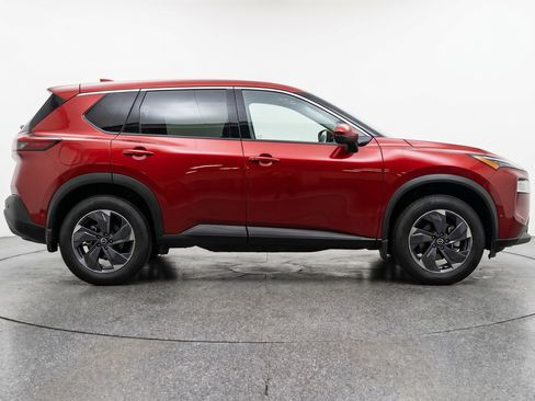 Used 2025 Nissan Rogue SV AWD/4WD image 11