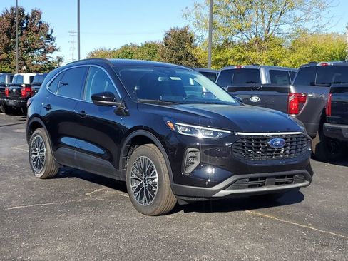 New 2026 Ford Escape Base w/ PHEV Premium Package image 3