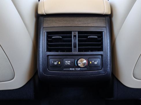 Used 2016 Toyota Avalon Limited image 15