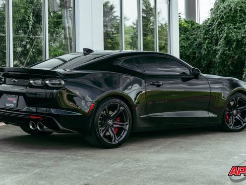 Used 2022 Chevrolet Camaro SS RWD image 10