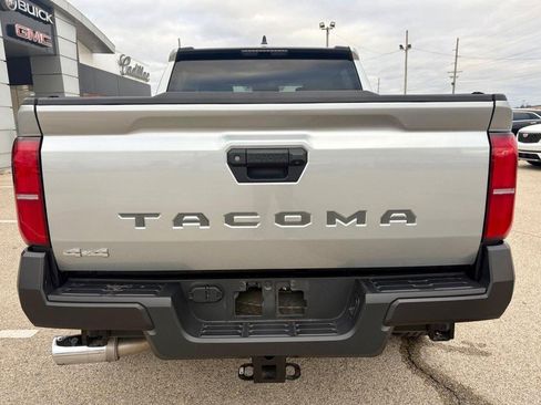 Used 2024 Toyota Tacoma SR image 5