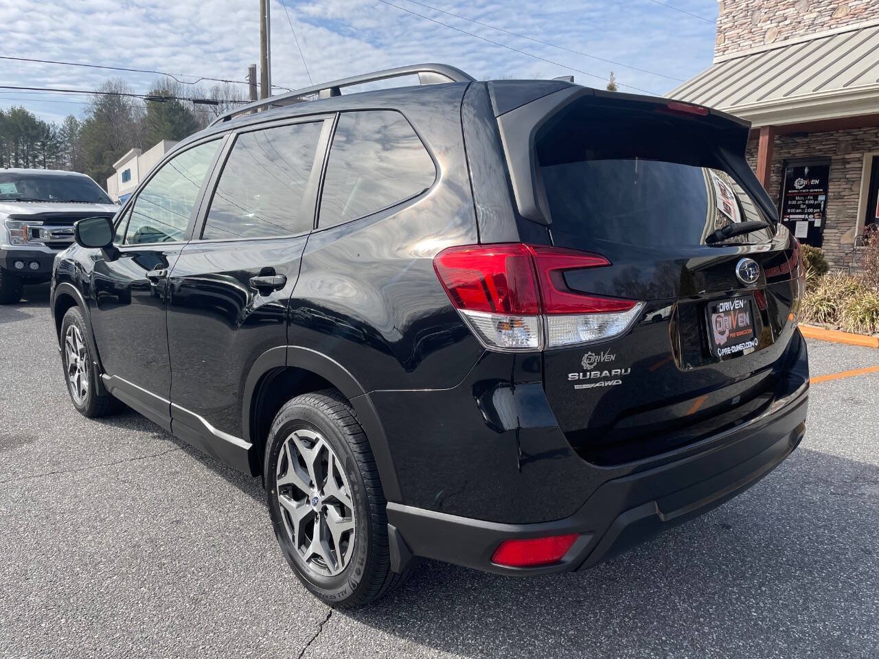 Used 2019 Subaru Forester Premium AWD/4WD image 11
