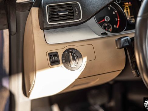 Used 2015 Volkswagen CC R-Line image 18