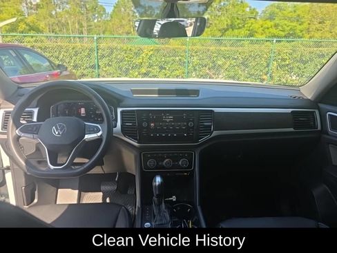 Used 2023 Volkswagen Atlas SE w/ Panoramic Sunroof Package FWD image 4