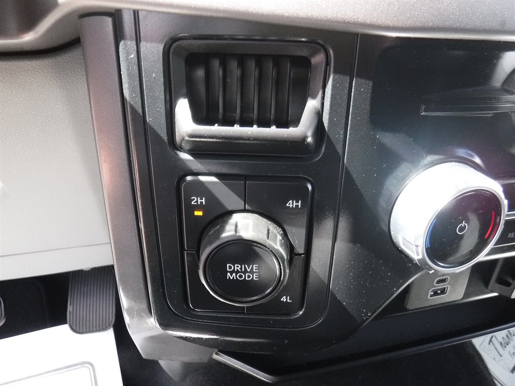 Used 2025 Ford F150 XLT w/ Equipment Group 301A Standard AWD/4WD image 17