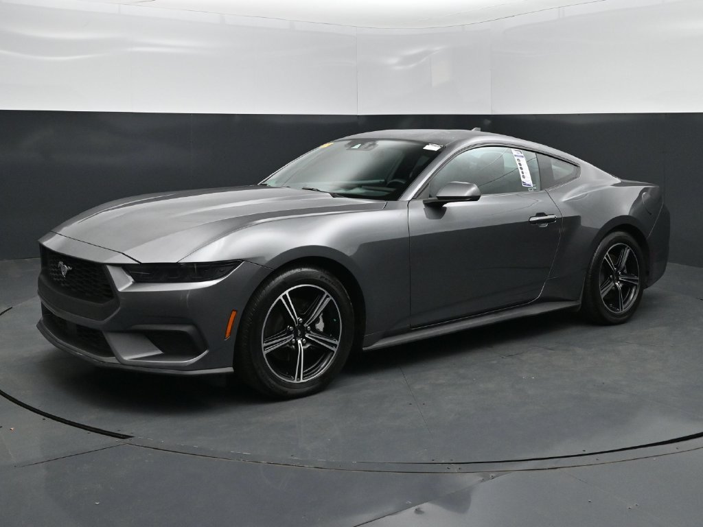 Used 2025 Ford Mustang Coupe RWD image 1