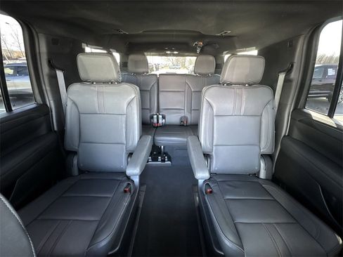 Used 2023 Chevrolet Suburban RST image 23