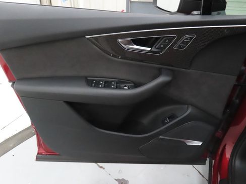 Used 2020 Audi SQ7 Premium Plus w/ SQ7 Black Optic Package AWD/4WD image 9