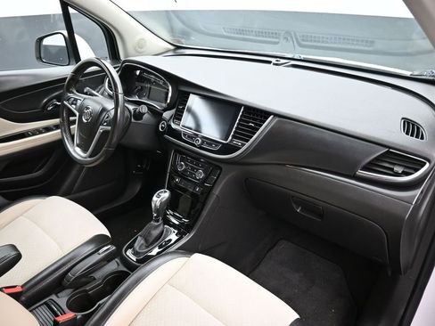 Used 2018 Buick Encore Preferred image 40