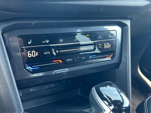 Used 2023 Volkswagen Tiguan SE R-Line image 12