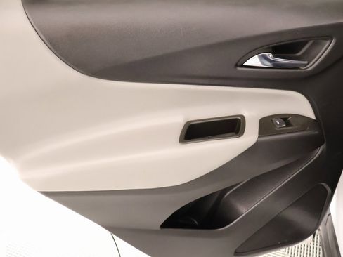 Used 2023 Chevrolet Equinox LT w/ Driver Convenience Package image 16