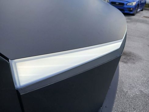 Used 2024 Tesla Cybertruck AWD Crew Cab image 20