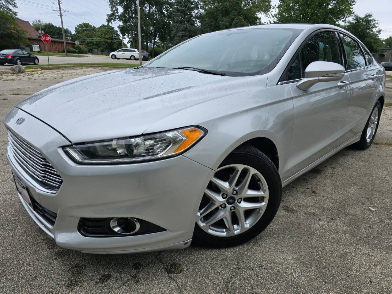 Used 2013 Ford Fusion SE FWD image 1