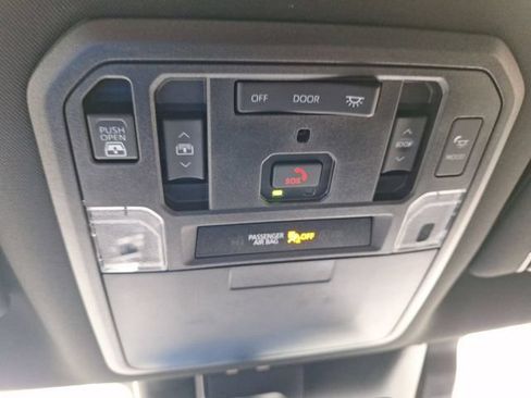 Used 2025 Toyota Tundra Platinum AWD/4WD image 30