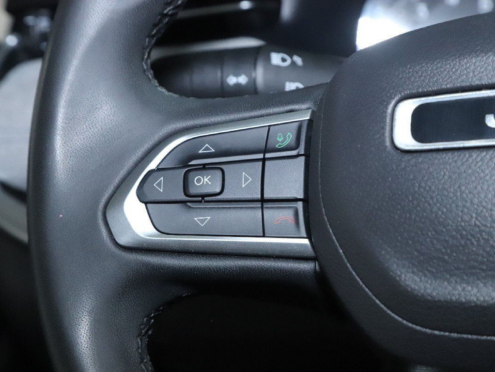 Used 2024 Jeep Compass Latitude AWD/4WD image 23