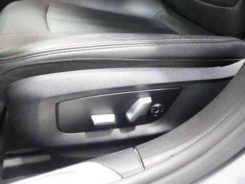 Used 2018 BMW 740i RWD image 14