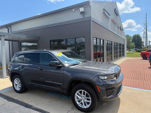 Used 2025 Jeep Grand Cherokee Laredo X w/ Luxury Tech Group I AWD/4WD image 3