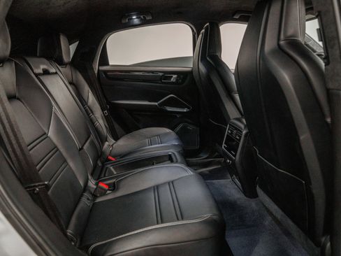 Used 2023 Porsche Cayenne Turbo GT image 29