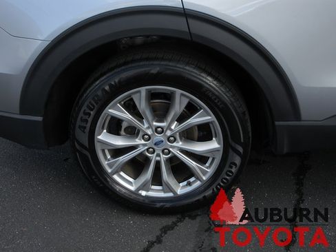 Used 2023 Ford Explorer Limited image 4