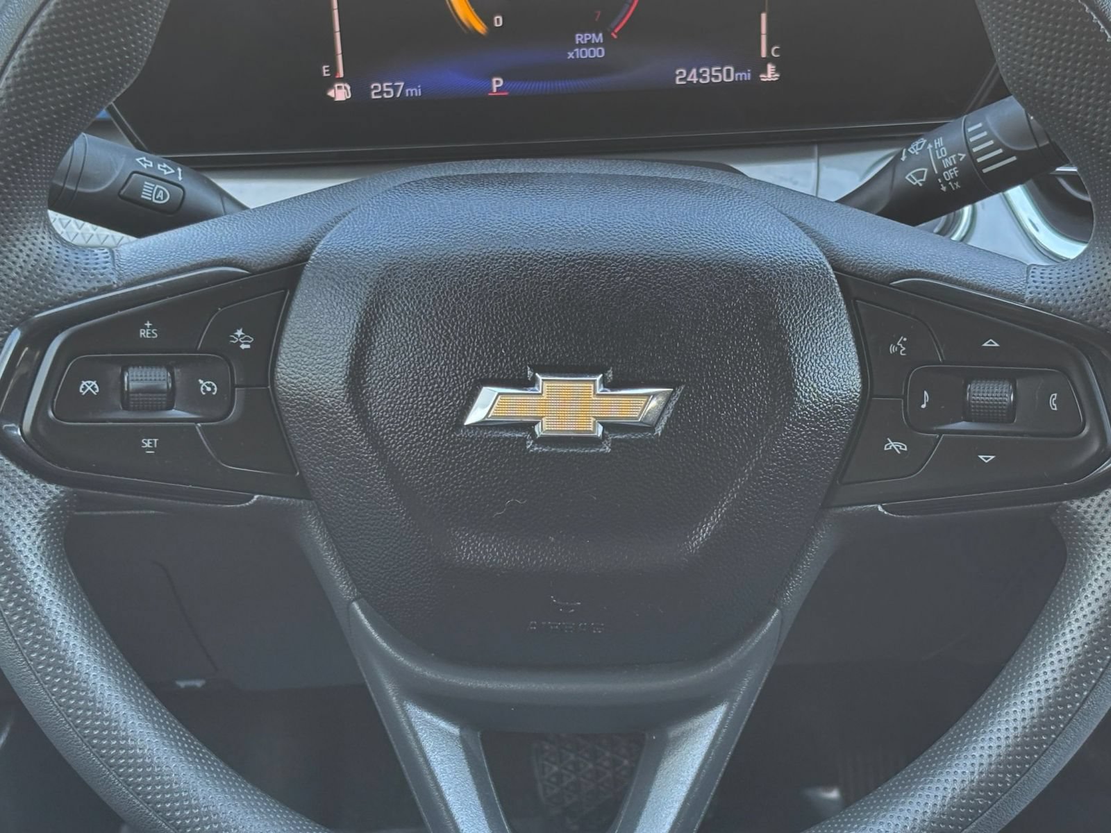 Used 2025 Chevrolet Trax LT FWD image 24