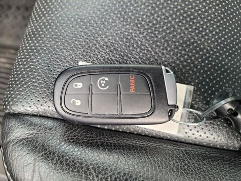 Used 2017 RAM 1500 Laramie w/ Convenience Group image 28