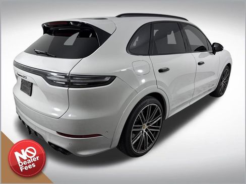 Used 2023 Porsche Cayenne GTS image 3
