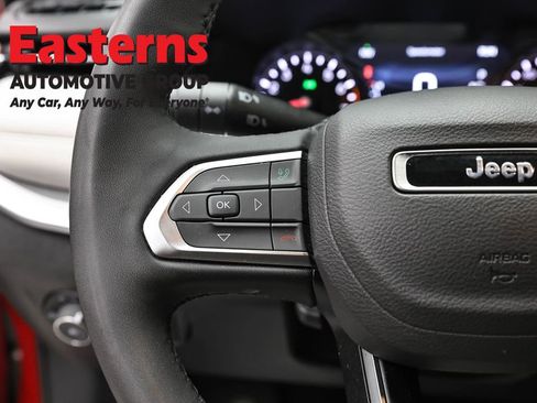 Used 2025 Jeep Compass Limited AWD/4WD image 15