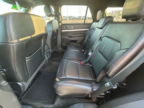 Used 2016 Ford Explorer XLT w/ Equipment Group 202A image 27