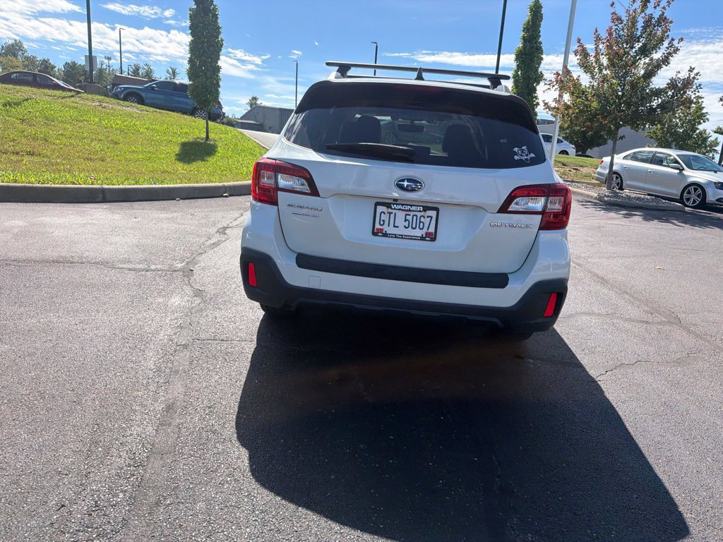 Used 2019 Subaru Outback 2.5i Touring w/ Popular Package #3A AWD/4WD image 13