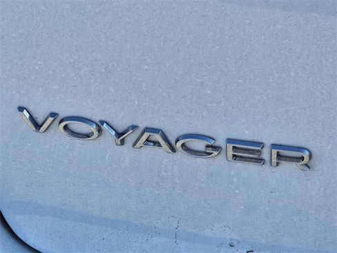 Used 2025 Chrysler Voyager LX image 11