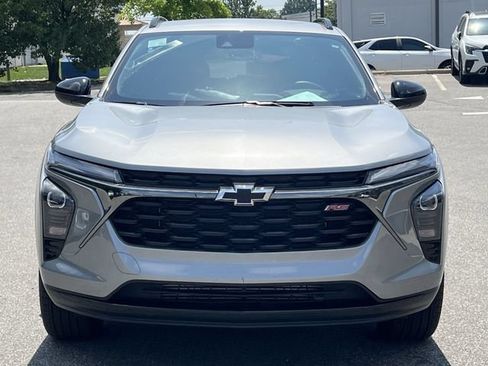 Used 2025 Chevrolet Trax RS w/ Driver Confidence Package FWD image 15