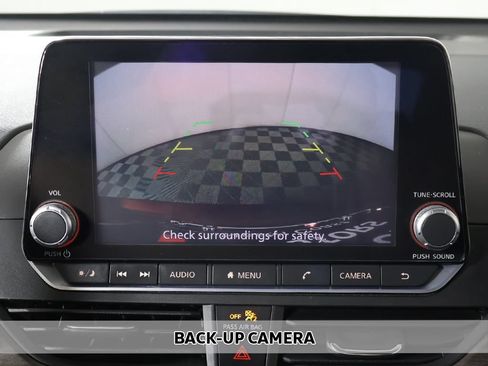 Used 2024 Nissan Altima 2.5 SV AWD/4WD image 4