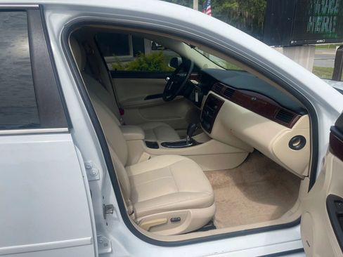 Used 2010 Chevrolet Impala LTZ FWD image 14