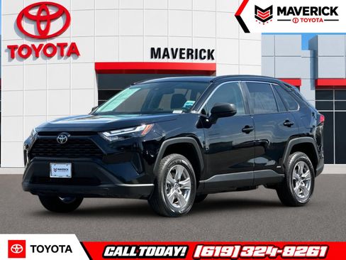 Used 2025 Toyota RAV4 LE AWD/4WD image 1