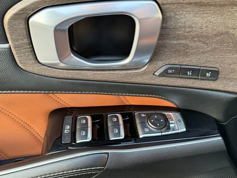 Certified 2022 Kia Sorento SX Prestige w/ Rust Color Package image 11