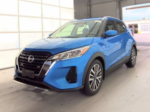 Used 2024 Nissan Kicks SV FWD image 4