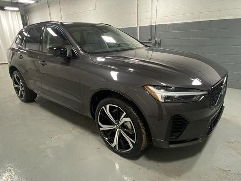 Certified 2025 Volvo XC60 T8 Ultra image 4