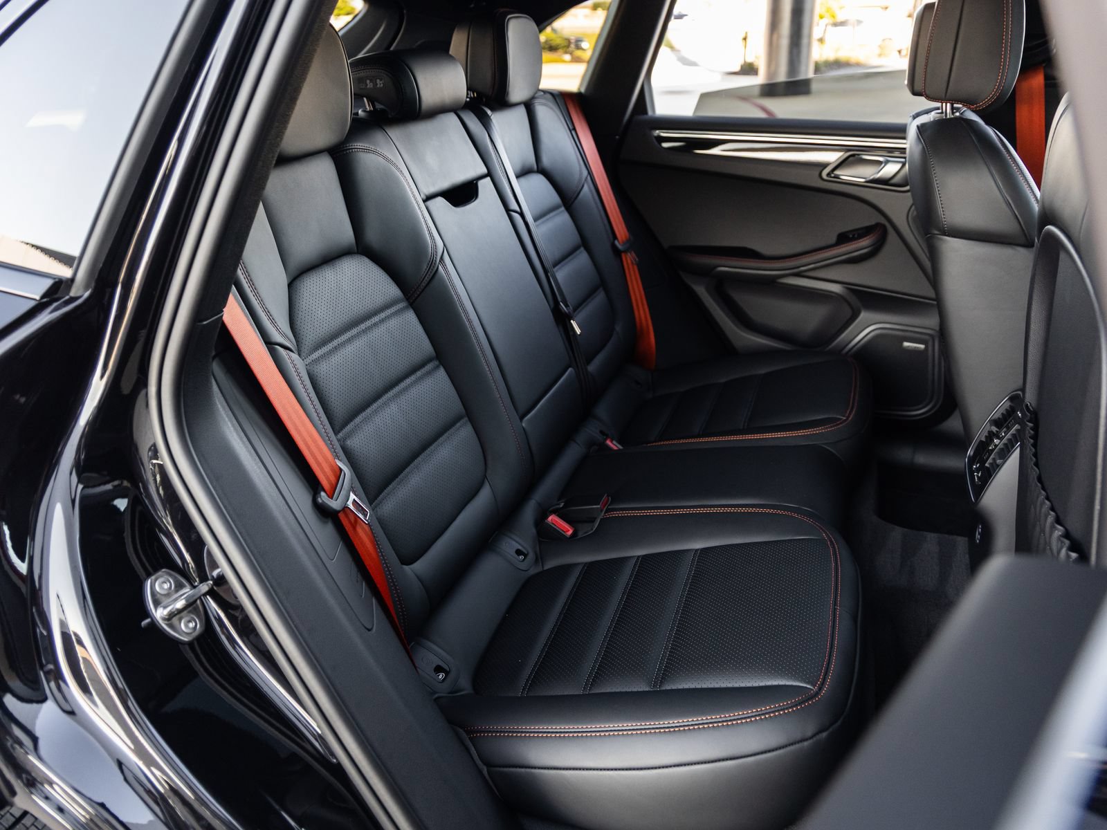Certified 2026 Porsche Macan S AWD/4WD image 39