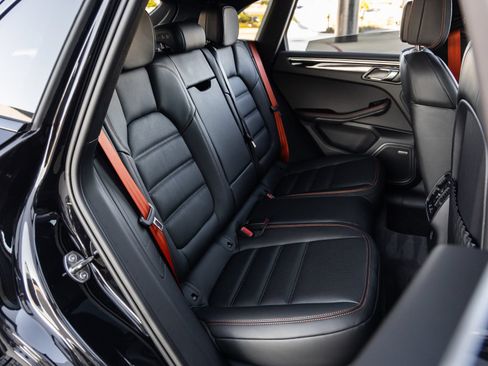 Certified 2026 Porsche Macan S AWD/4WD image 39