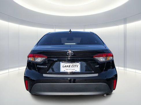 Used 2025 Toyota Corolla LE FWD image 5
