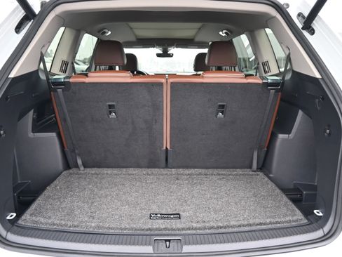 Used 2023 Volkswagen Atlas SEL R-Line image 34