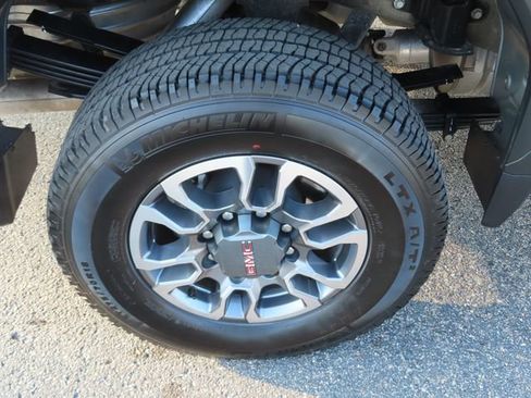 Used 2026 GMC Sierra 3500 SLE w/ SLE Convenience Package AWD/4WD image 14