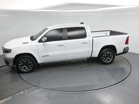 Used 2025 RAM 1500 Laramie AWD/4WD image 45