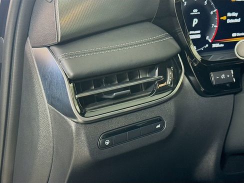 Used 2026 INFINITI QX60 Luxe w/ Family Package image 12