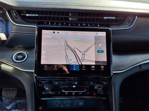 Used 2021 Jeep Grand Cherokee L Limited image 19