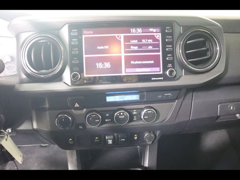 Used 2021 Toyota Tacoma TRD Off-Road w/ Technology Package AWD/4WD image 27