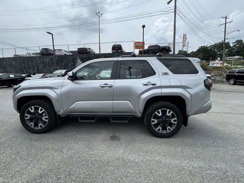 Used 2025 Toyota 4Runner TRD Sport AWD/4WD image 6