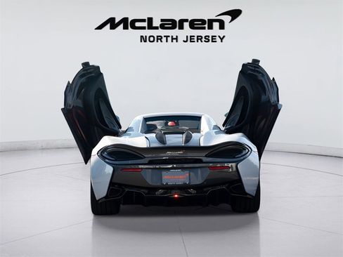 Used 2018 McLaren 570S Spider image 14